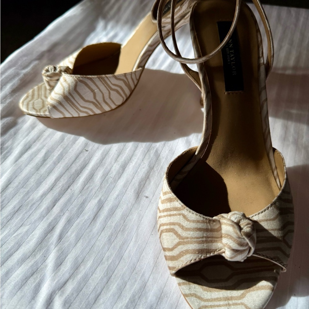 Ann Taylor Cream Patterned Heels